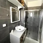 Quiet 2-bedroom Sea View With Shared Pool