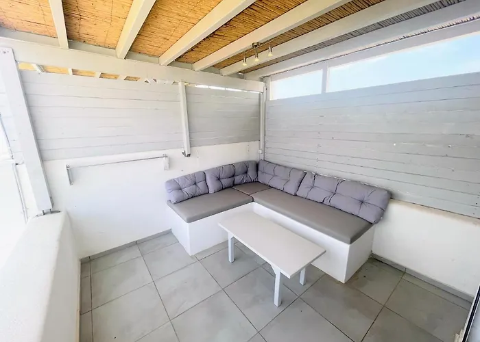 度假居 Quiet 2-bedroom Sea View With Shared Pool