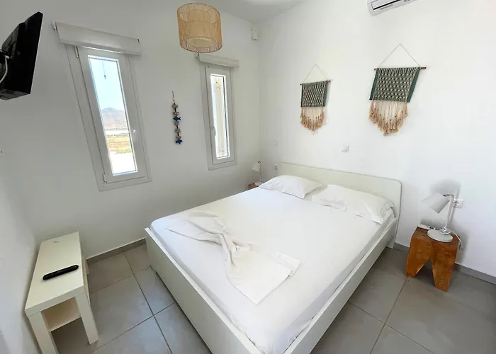 Quiet 2-bedroom Sea View With Shared Pool