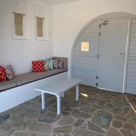 Vakantiehuis Quiet 2-bedroom Sea View With Shared Pool Mármara