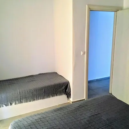 Tatil Evi Quiet 2-bedroom Sea View With Shared Pool