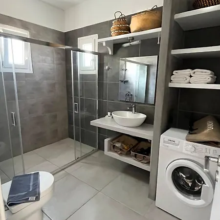 Ferienhaus Quiet 2-bedroom Sea View With Shared Pool Mármara