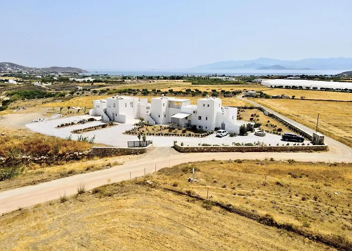 Quiet 2-bedroom Sea View With Shared Pool *